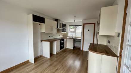 Fawcus Place, Chard, Image 4