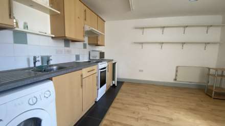 Holyrood Street, Chard, Image 4