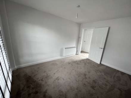 Holyrood Street, Chard, Image 3