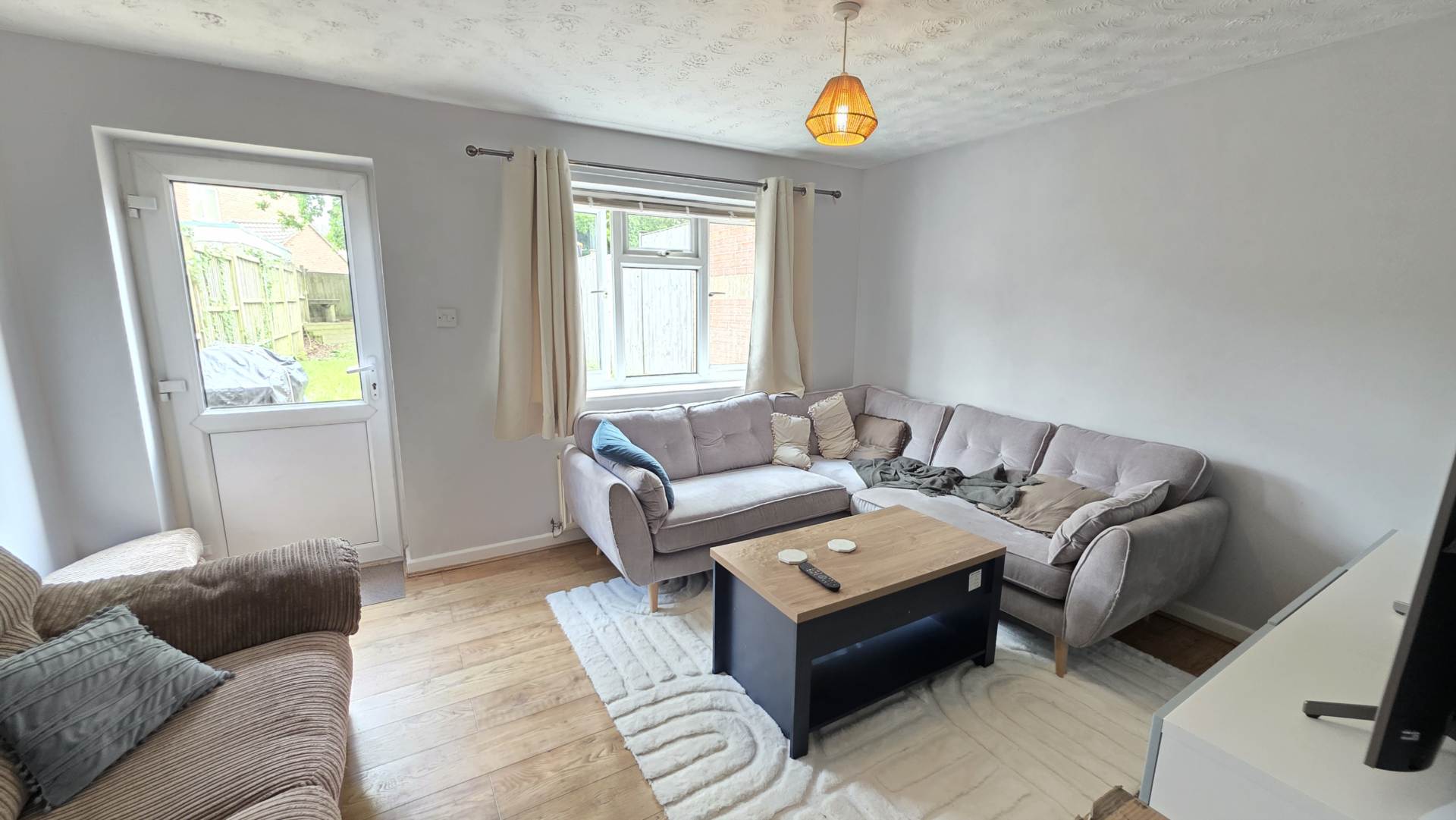 Phelps Close, Chard, Image 2