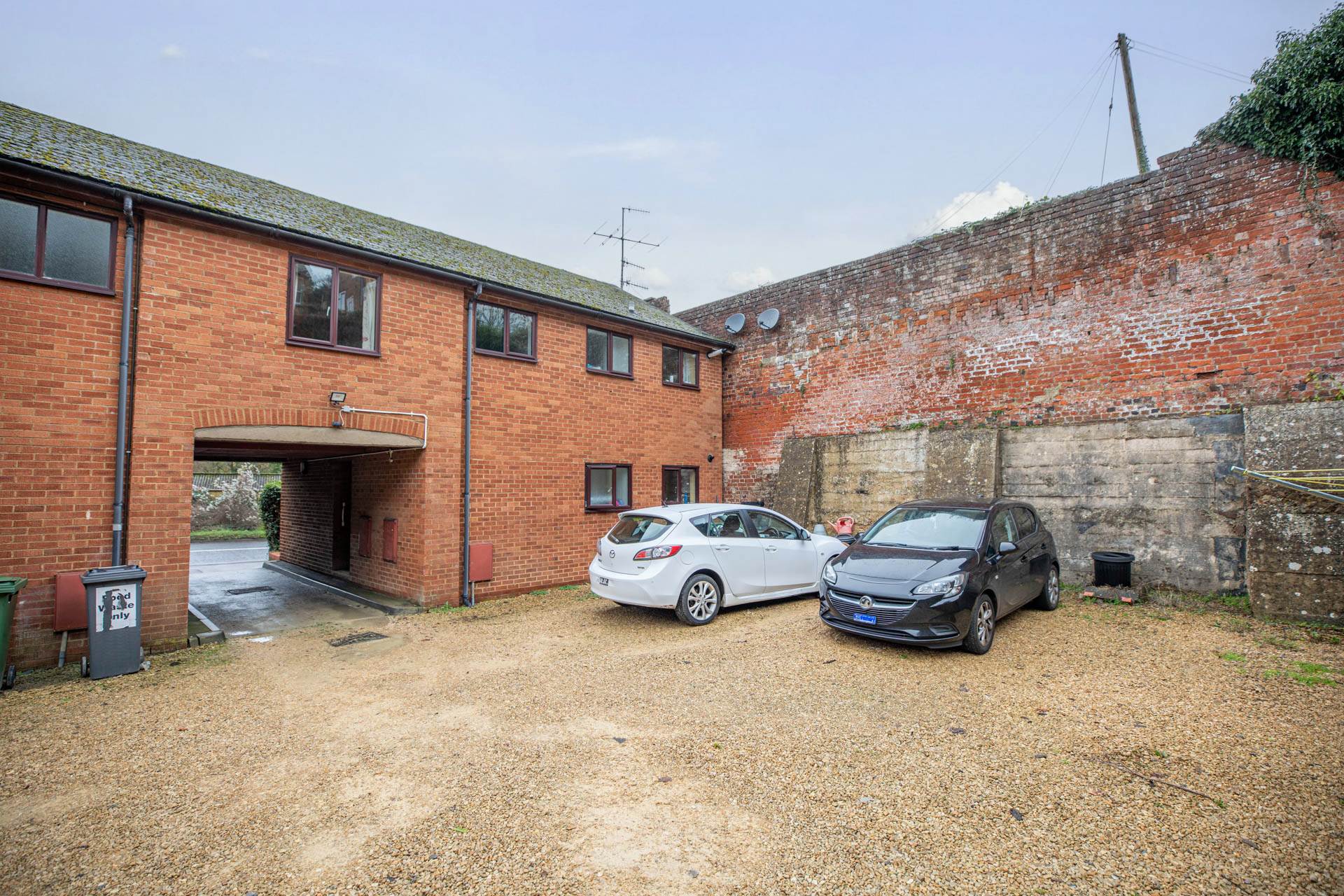 London Road, Thrupp, Image 7