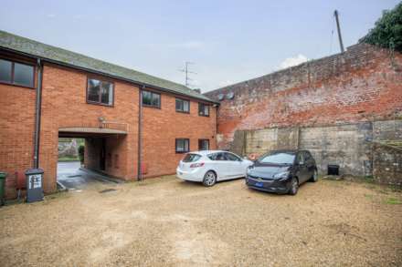 London Road, Thrupp, Image 7