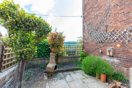 Middle Street, Stroud, Image 10