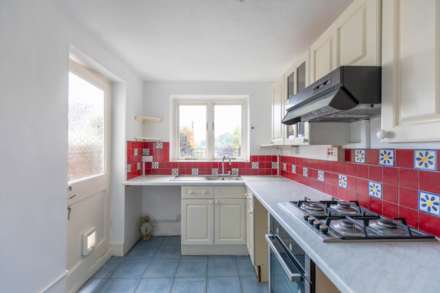 Middle Street, Stroud, Image 4