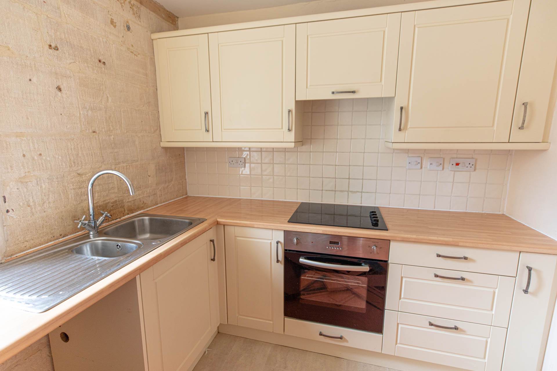 Stone Manor, Stroud, Image 3