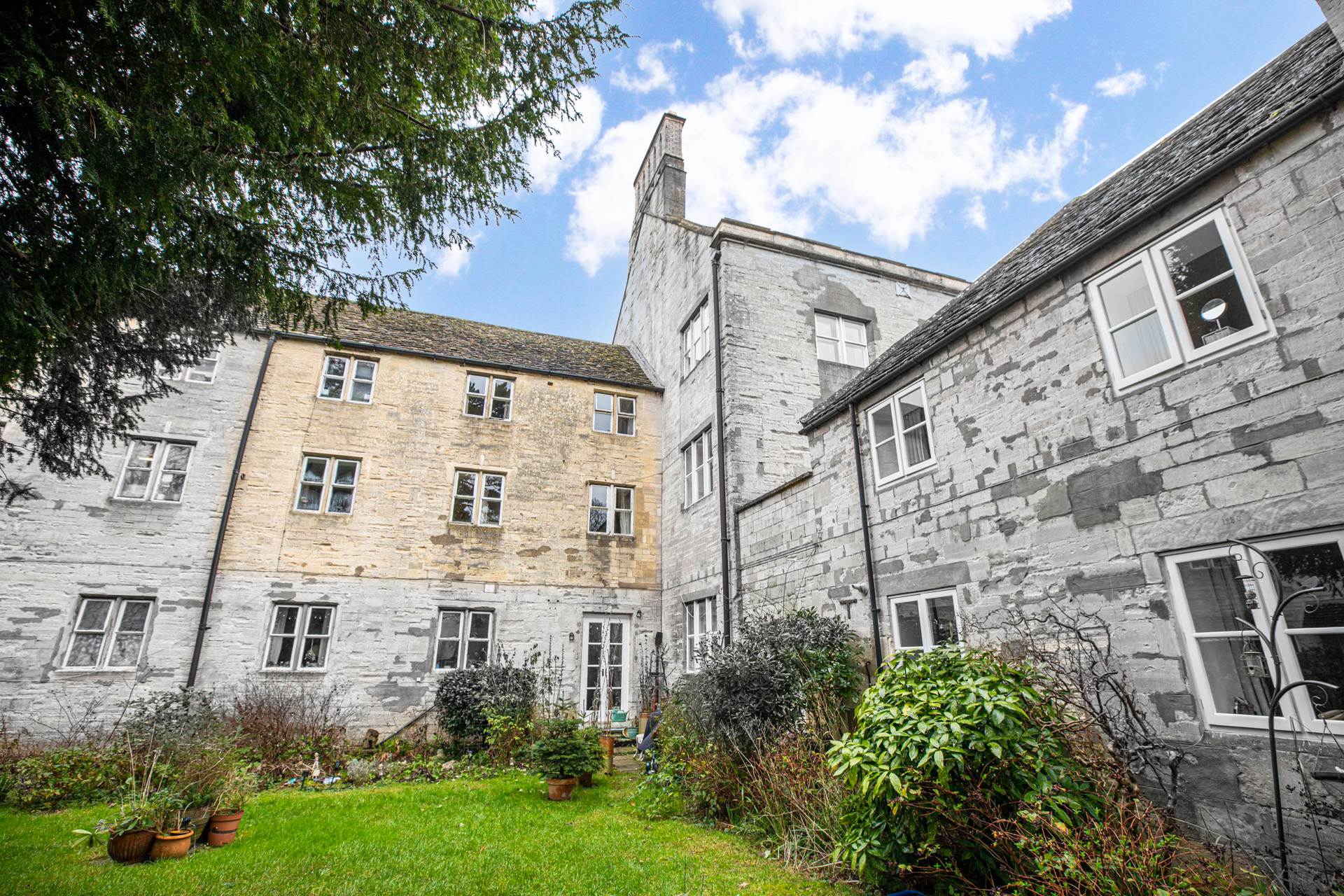 Stone Manor, Stroud, Image 8