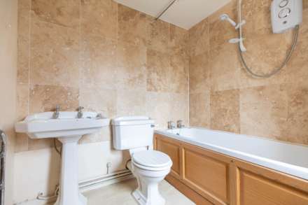 Stone Manor, Stroud, Image 6