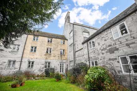 Stone Manor, Stroud, Image 8