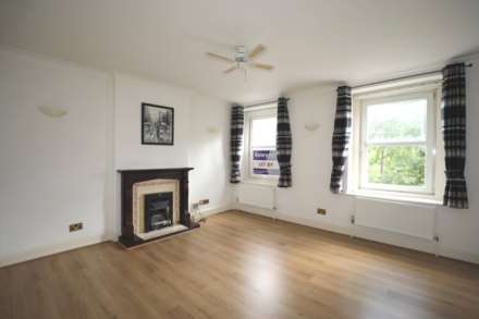 High Street, Stonehouse, Image 3