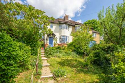 Bourne Estate, Brimscombe