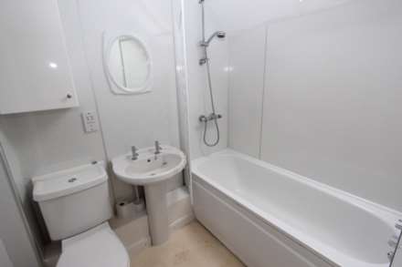 Victory Road, Whiteshill, Image 10