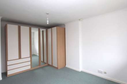 Berkeley Close, Cashes Green, Image 9