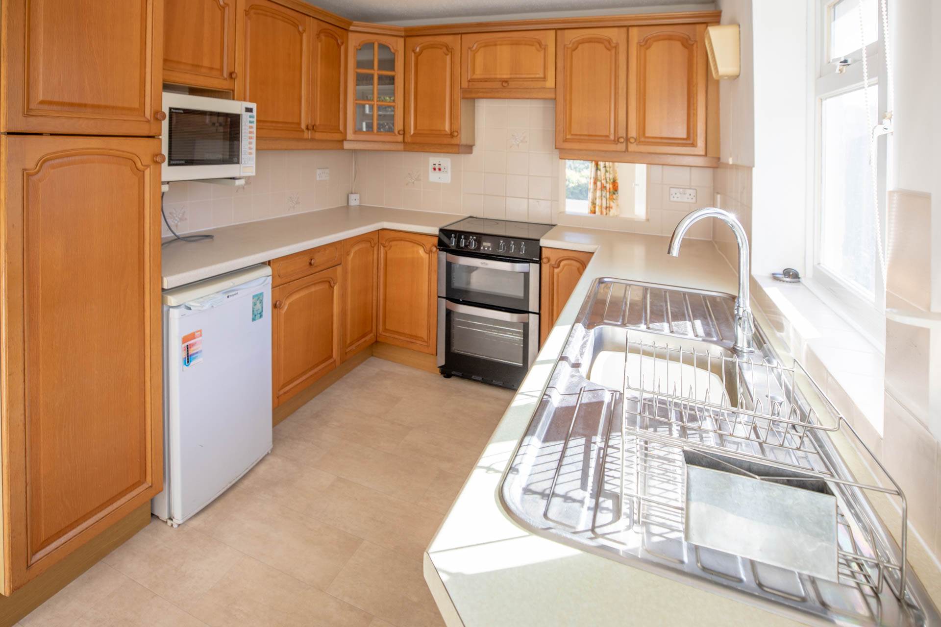 Shepherds Close, Uplands, Image 3