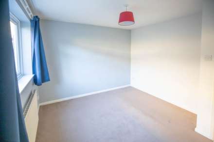 Shepherds Close, Uplands, Image 5