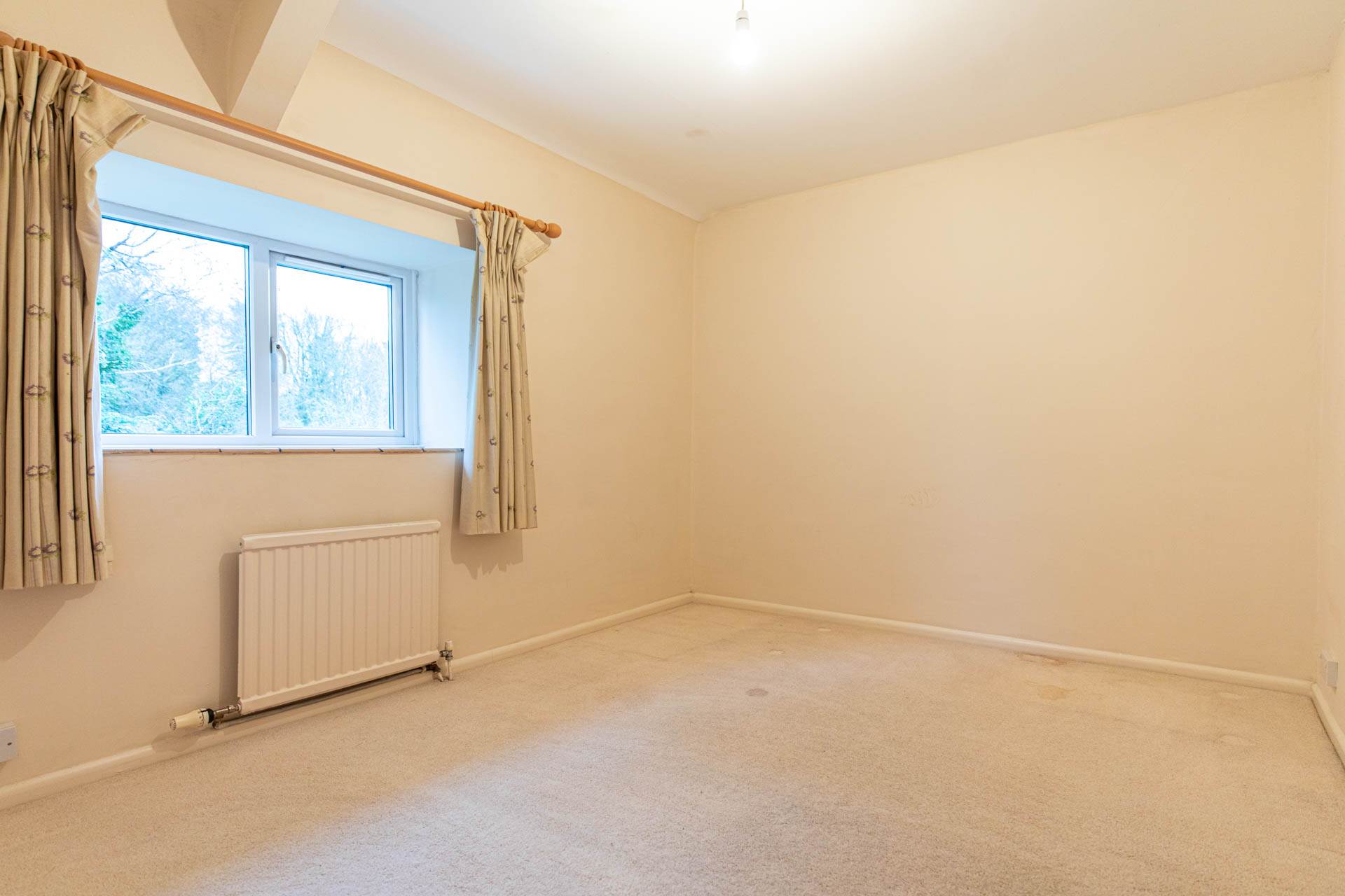 Calfway Lane, Bisley, Image 12