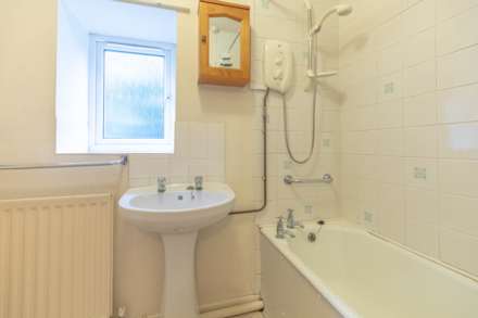 Calfway Lane, Bisley, Image 14