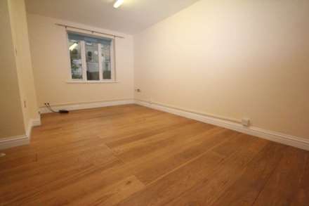 Russell House, Stroud, Image 3