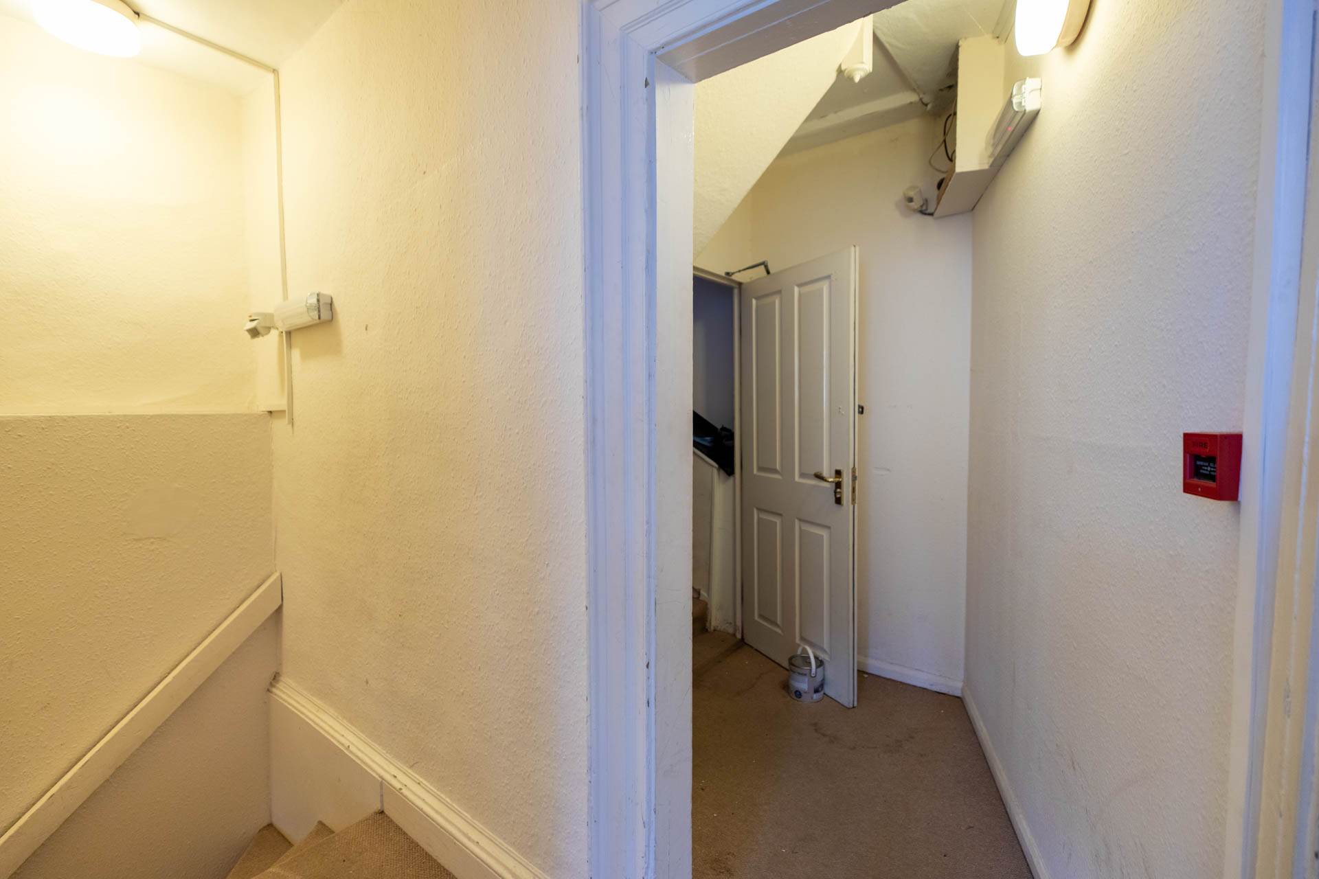 Mixed use Commercial unit & 2 x Self contained two bedroom flats, High Street, Stroud, Image 15