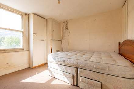(Residential) London Road, Thrupp, Image 15