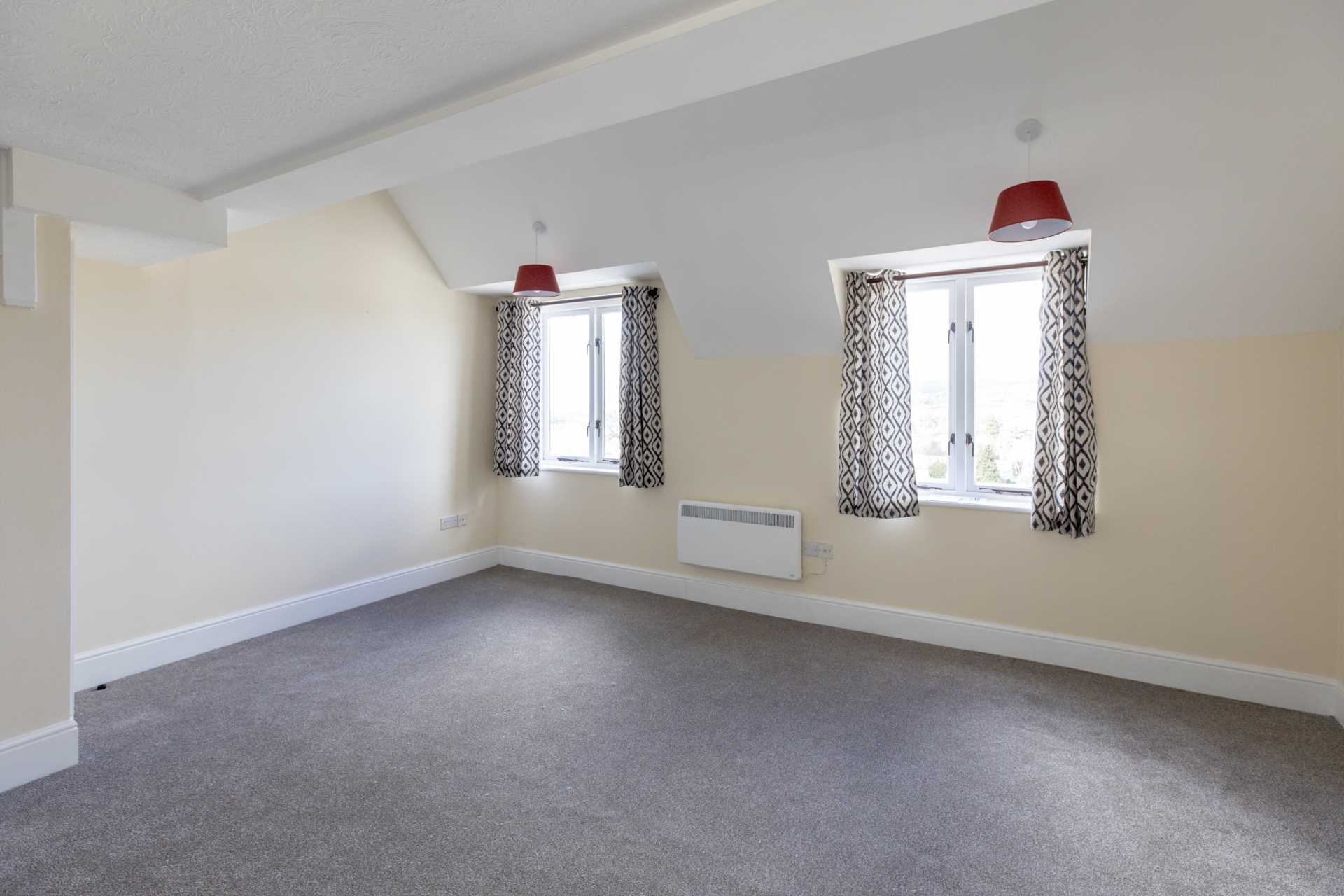 Highview Lodge, Stroud, Image 4