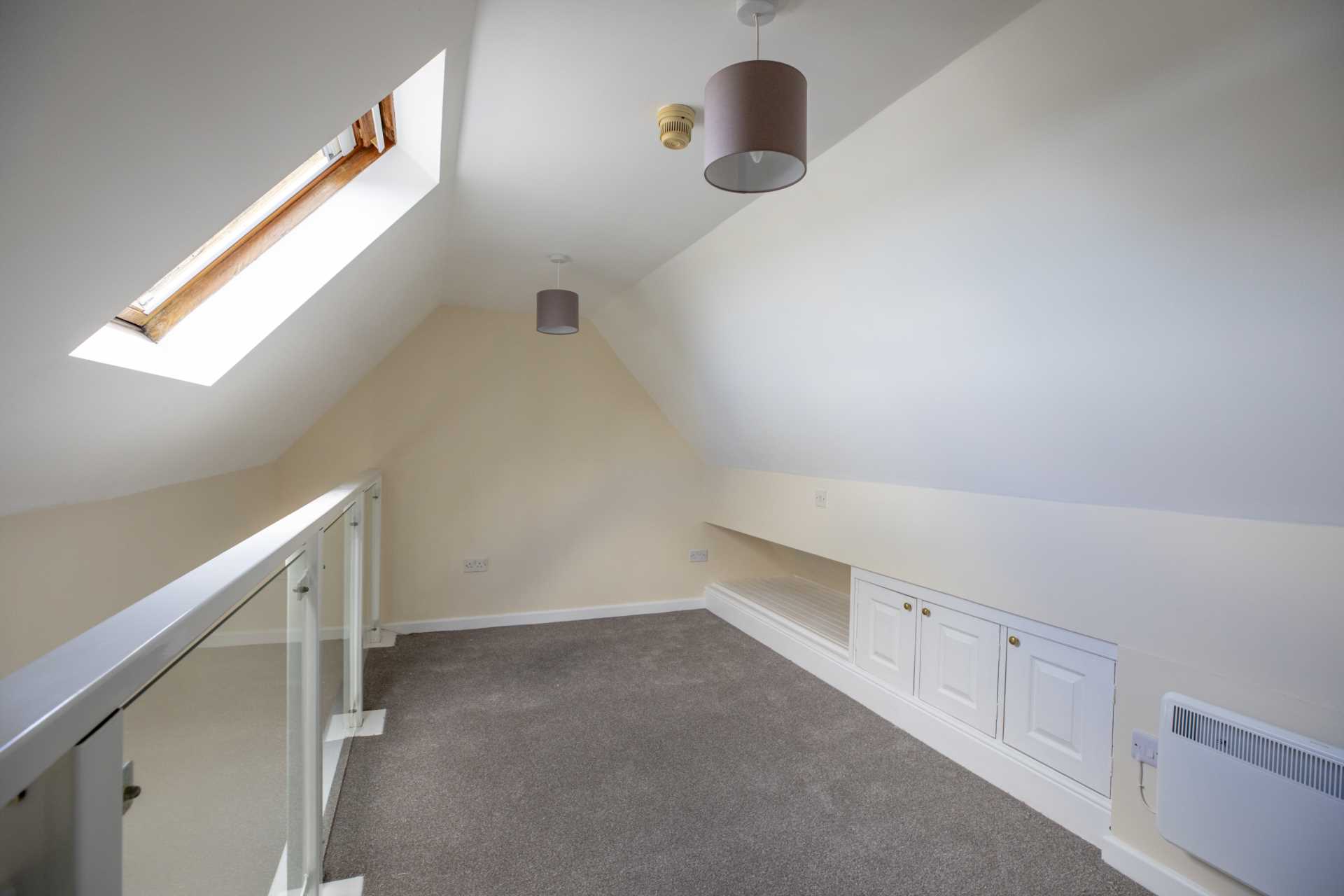 Highview Lodge, Stroud, Image 7