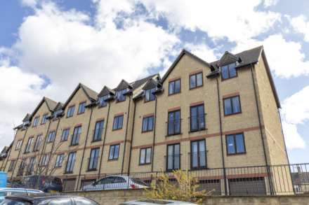 Highview Lodge, Stroud, Image 2