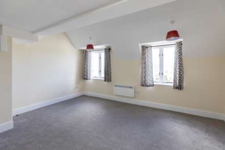 Highview Lodge, Stroud, Image 4