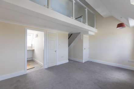 Highview Lodge, Stroud, Image 5