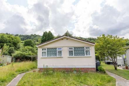 2 Bedroom Park Home, Hope Mill Park, Brimscombe