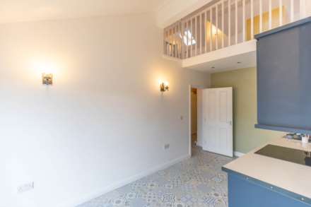 Palazzo Amalfi, Market Street, Nailsworth, Image 13