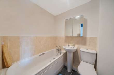 Little Mill Court, Stroud, Image 9