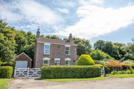 3 Bedroom Detached, Westend, Stonehouse