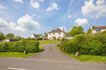 4 Bedroom Detached, Cheltenham Road, Pitchcombe
