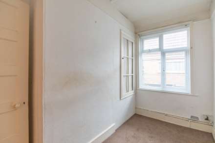 Laburnum Walk, Stonehouse, Image 10