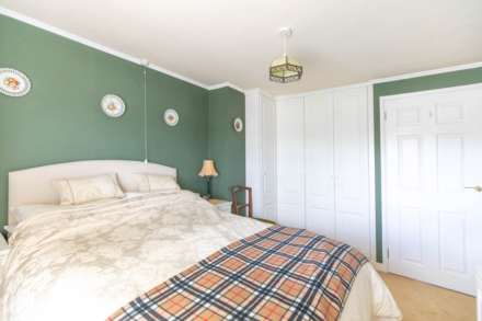 Summer Close, Stroud, Image 11