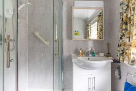 Summer Close, Stroud, Image 16