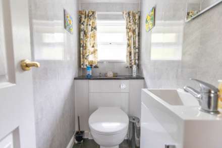 Summer Close, Stroud, Image 17