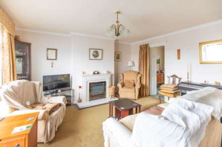 Summer Close, Stroud, Image 2