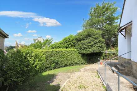 Birches Close, Stroud, Image 12