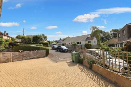 Birches Close, Stroud, Image 15