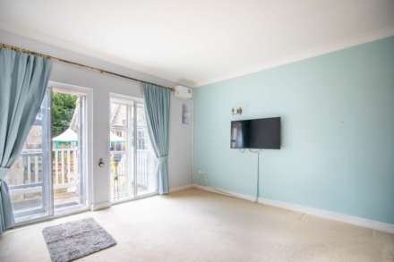 Castle Court, Castle Street, Stroud, Image 2