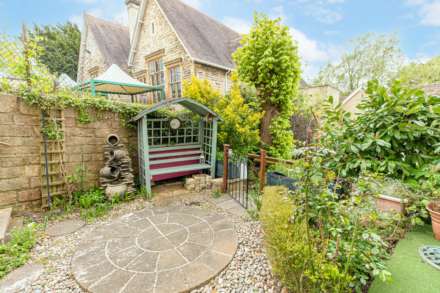 Castle Court, Castle Street, Stroud, Image 4