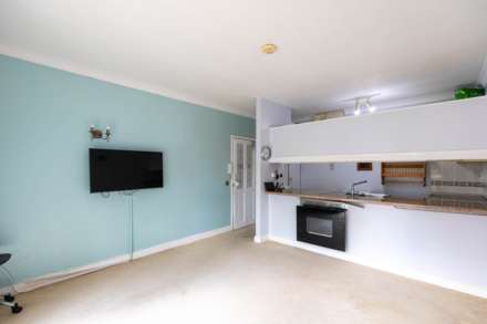 Castle Court, Castle Street, Stroud, Image 8