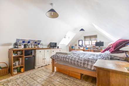Summer Street, Stroud, Image 17