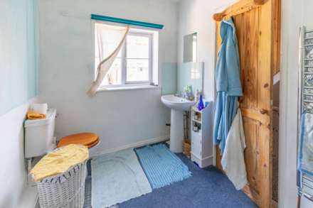 Horns Road, Stroud, Image 12