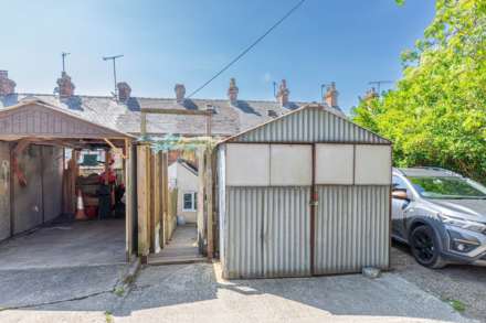 Horns Road, Stroud, Image 15