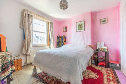 Horns Road, Stroud, Image 9