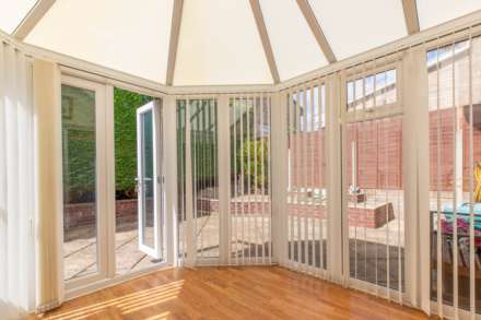 Hawthorn Rise, Stroud, Image 7