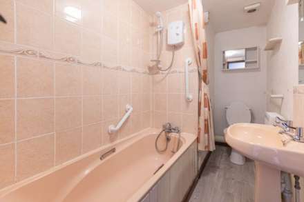 Freame Close, Chalford, Image 6