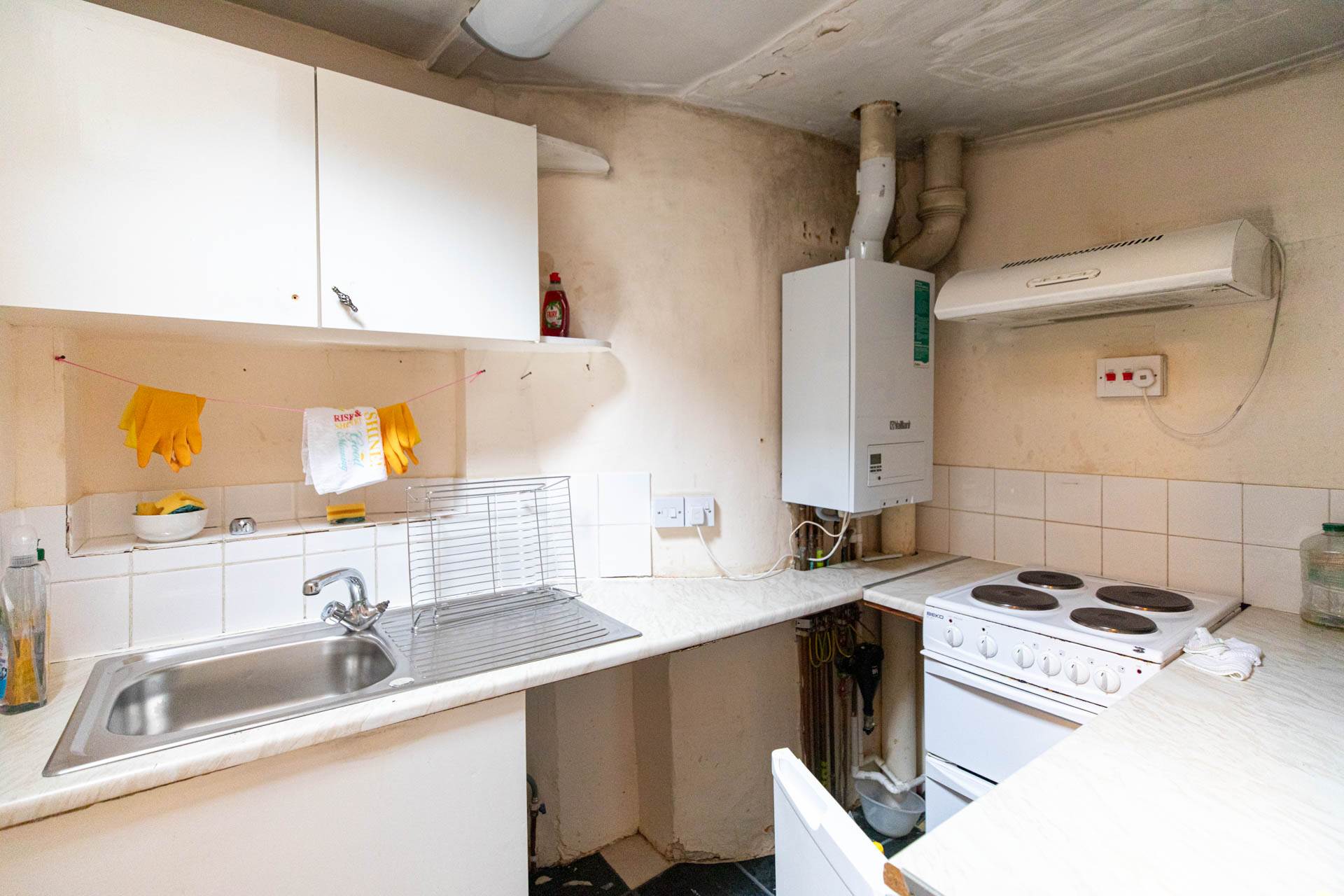 Mixed use Commercial unit & 2 x Self contained two bedroom flats, High Street, Stroud, Image 19